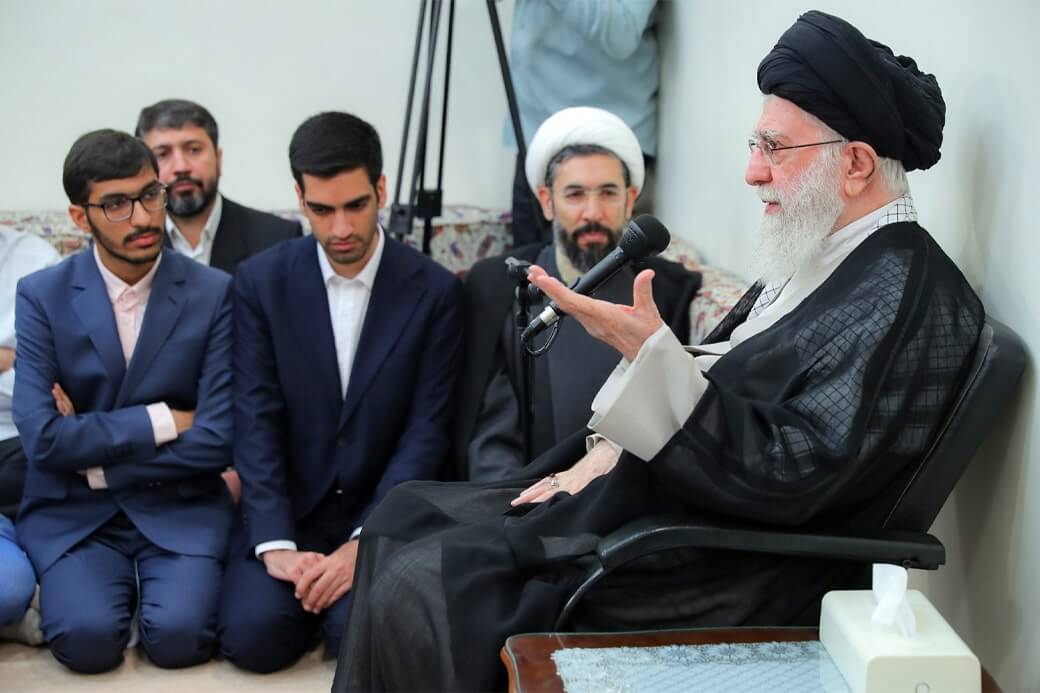 دیدار جمعی از مدال آوران المپیادهای علمی با رهبر معظم انقلاب
