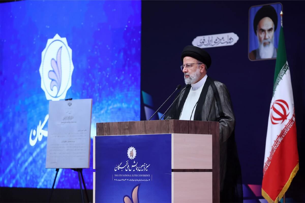 نخبگان باید در دستگاه‌های مختلف کنار مدیران به تصمیم‌سازی و سیاست‌گذاری کمک کنند
