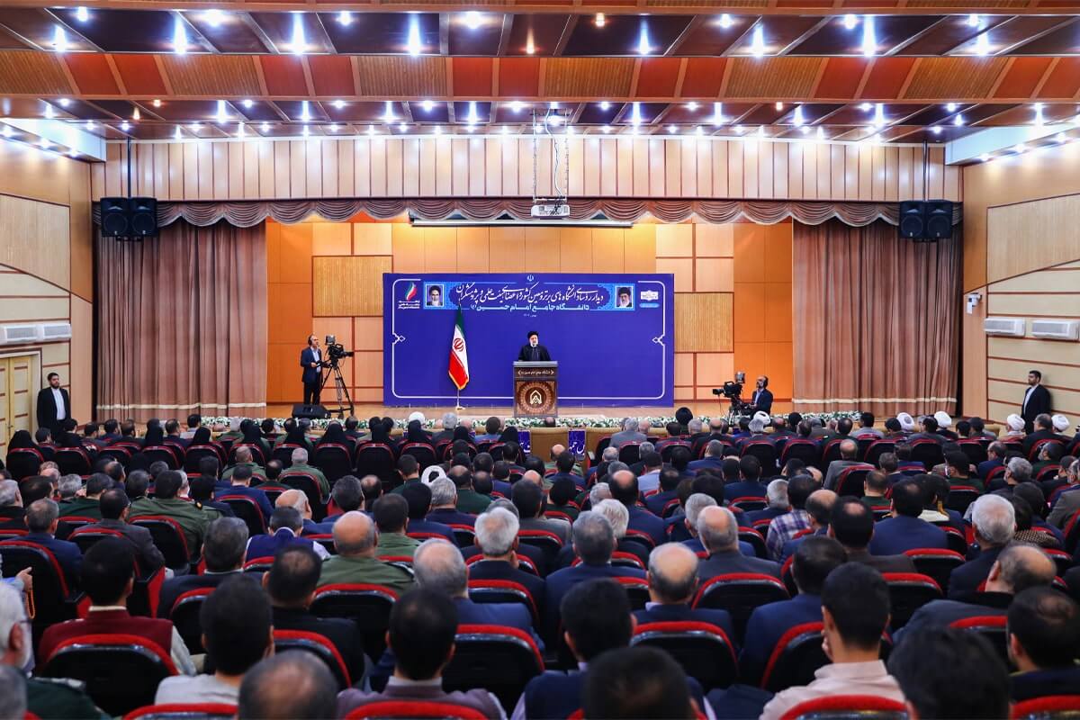 عدم مهارت آموزی در کنار علم آموزی به دانشجویان از خلأهای موجود در دانشگاه ها و مراکز علمی کشور است
