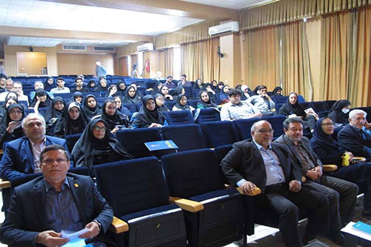تاریخ شفاهی یک پدیده سهل ممتنع است که هم شانس هم حسن و هم عقباتی دارد