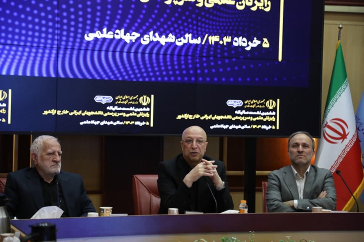 تلاش وزارت علوم برای جذب ۳۲۰ هزار دانشجوی بین المللی طی برنامه هفتم توسعه