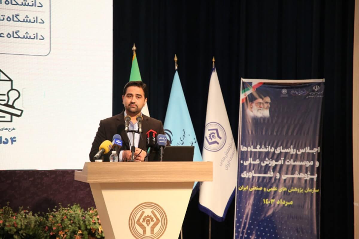 ساخت مسکن دانشگاهیان برای اولین بار در این دولت اتفاق افتاد