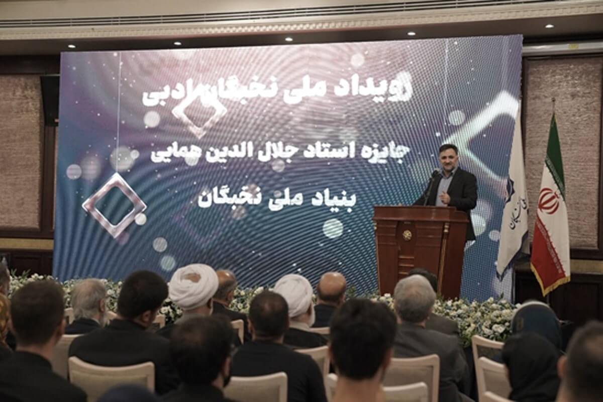 غفلت از نخبگان علوم انسانی در گذشته، آسیب های زیادی به دنبال داشته است