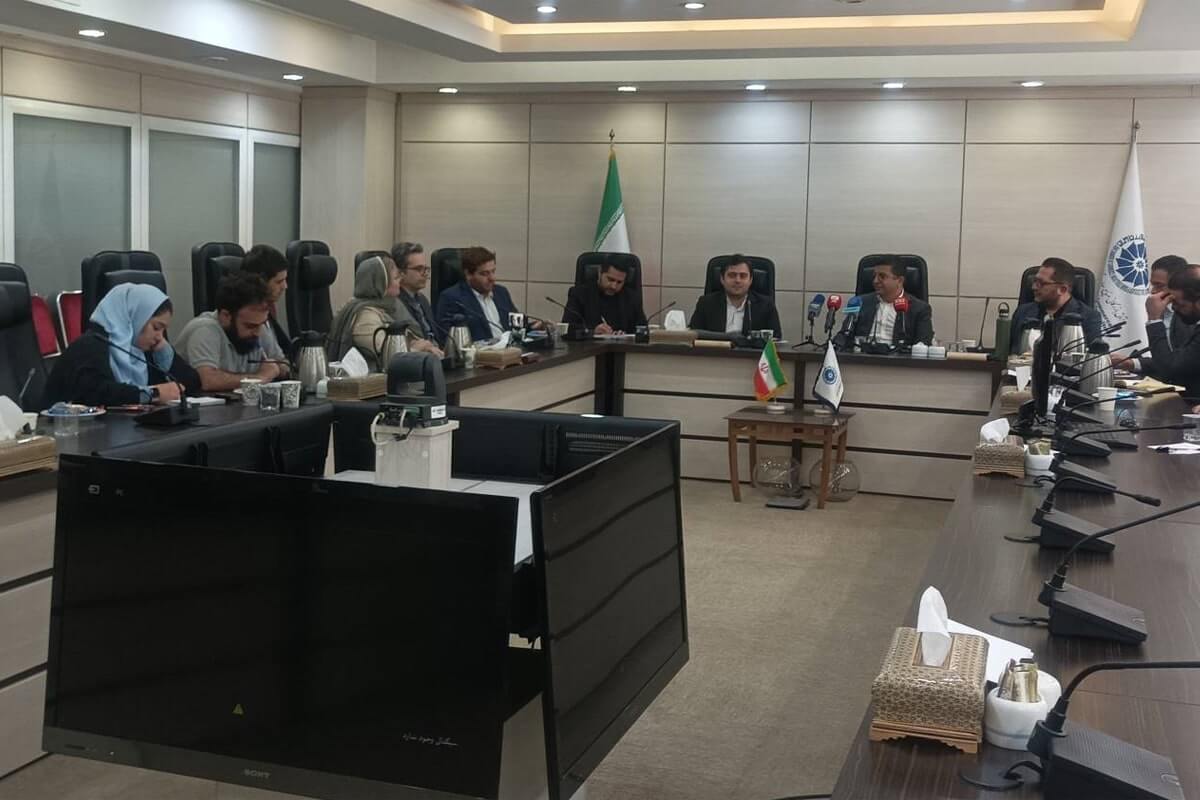 سیاست های دولت در زمینه داخلی سازی صنعت موبایل بررسی شد