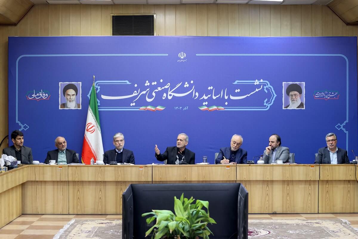 سپردن حل مسائل کشور به دانشگاه ها توأمان به حل مسائل کشور و ارتقای سطح کیفی دانشگاه ها می انجامد